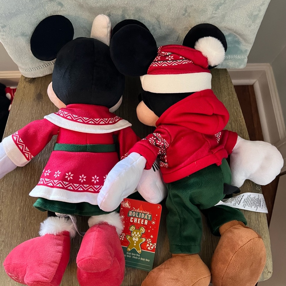 2022 Disney Parks Mickey and Minnie Plush NWT - Picture 4 of 4